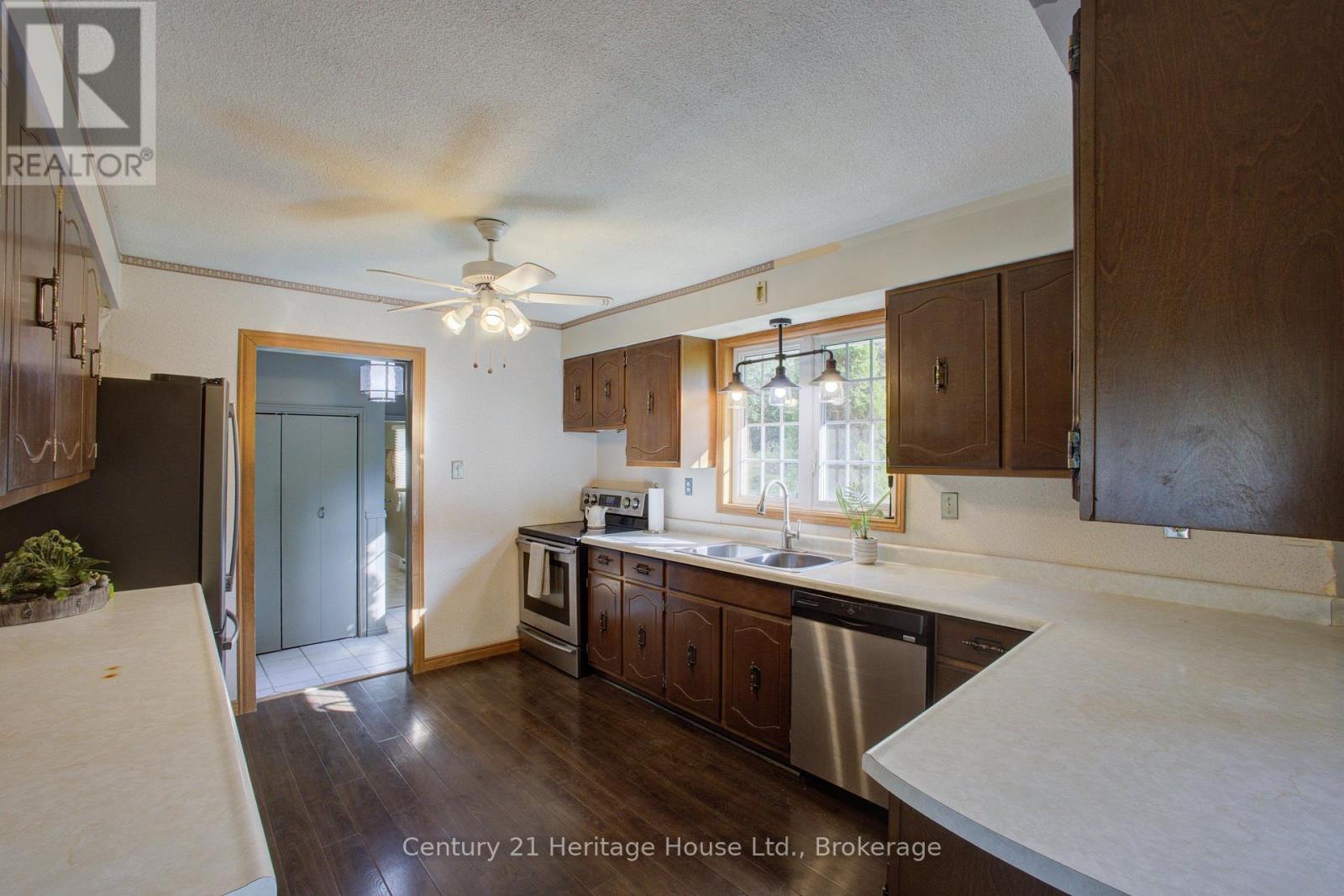 313207 HIGHWAY 6 - 17