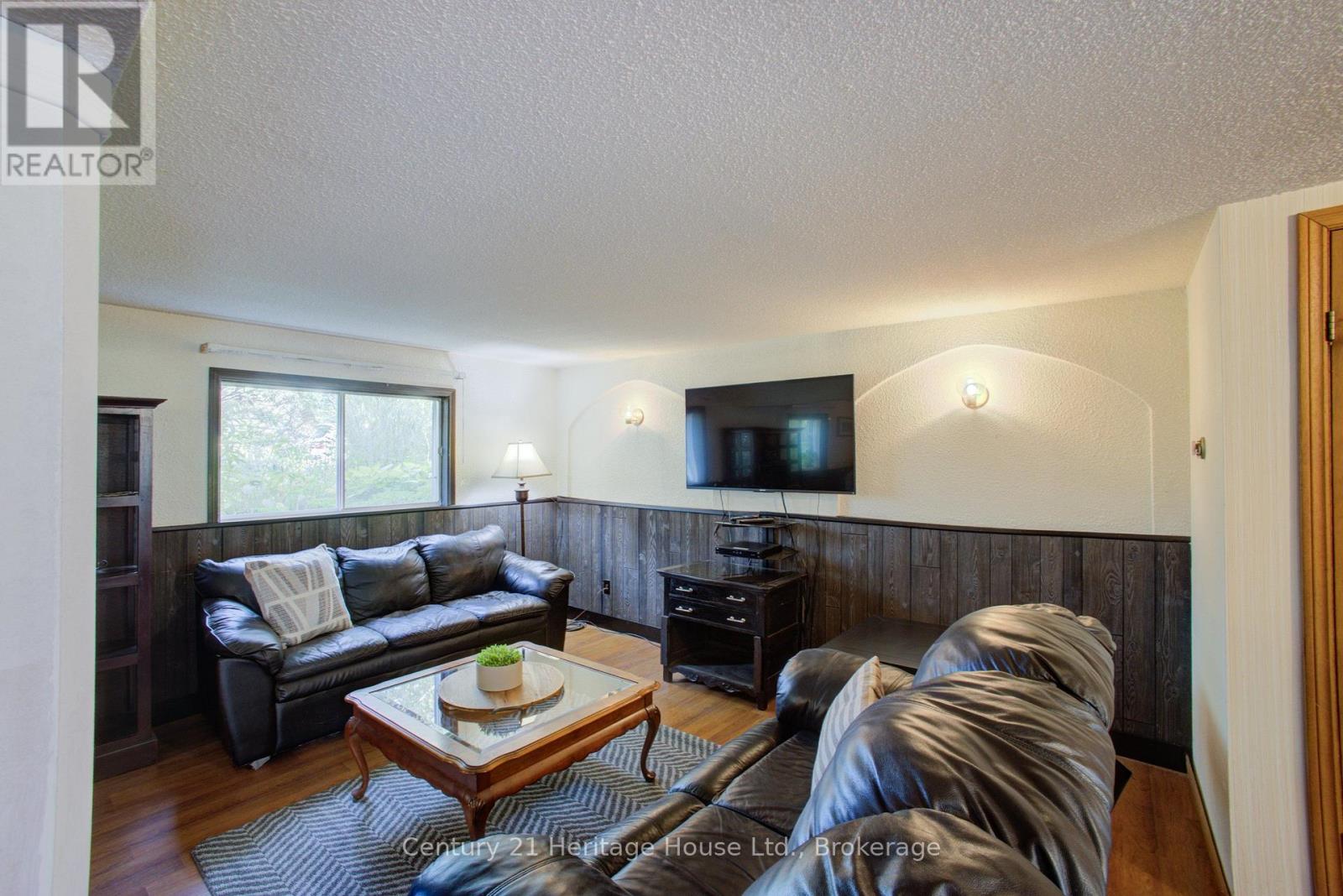 313207 HIGHWAY 6 - 29