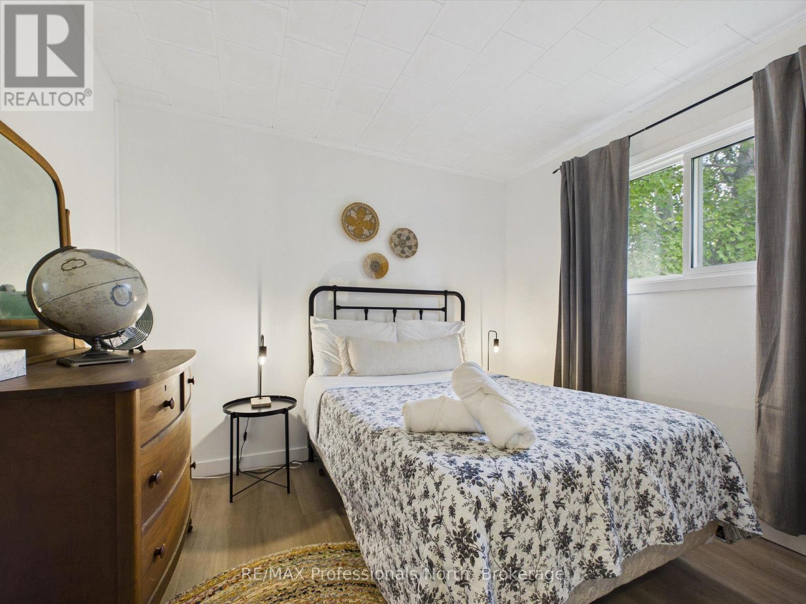 2 SILVER STREET - 14