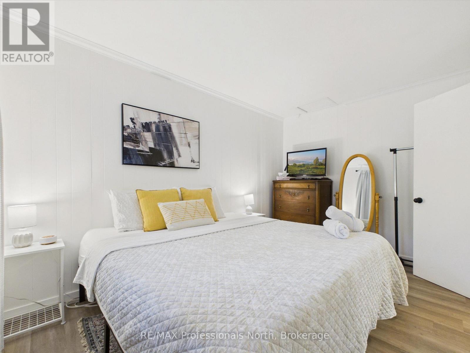 2 SILVER STREET - 16