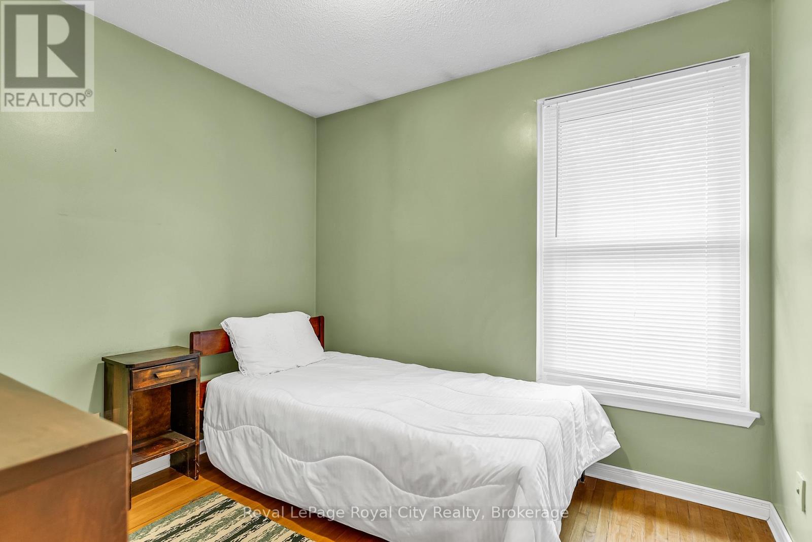 #62 201 SILVERCREEK PARKWAY N - 22