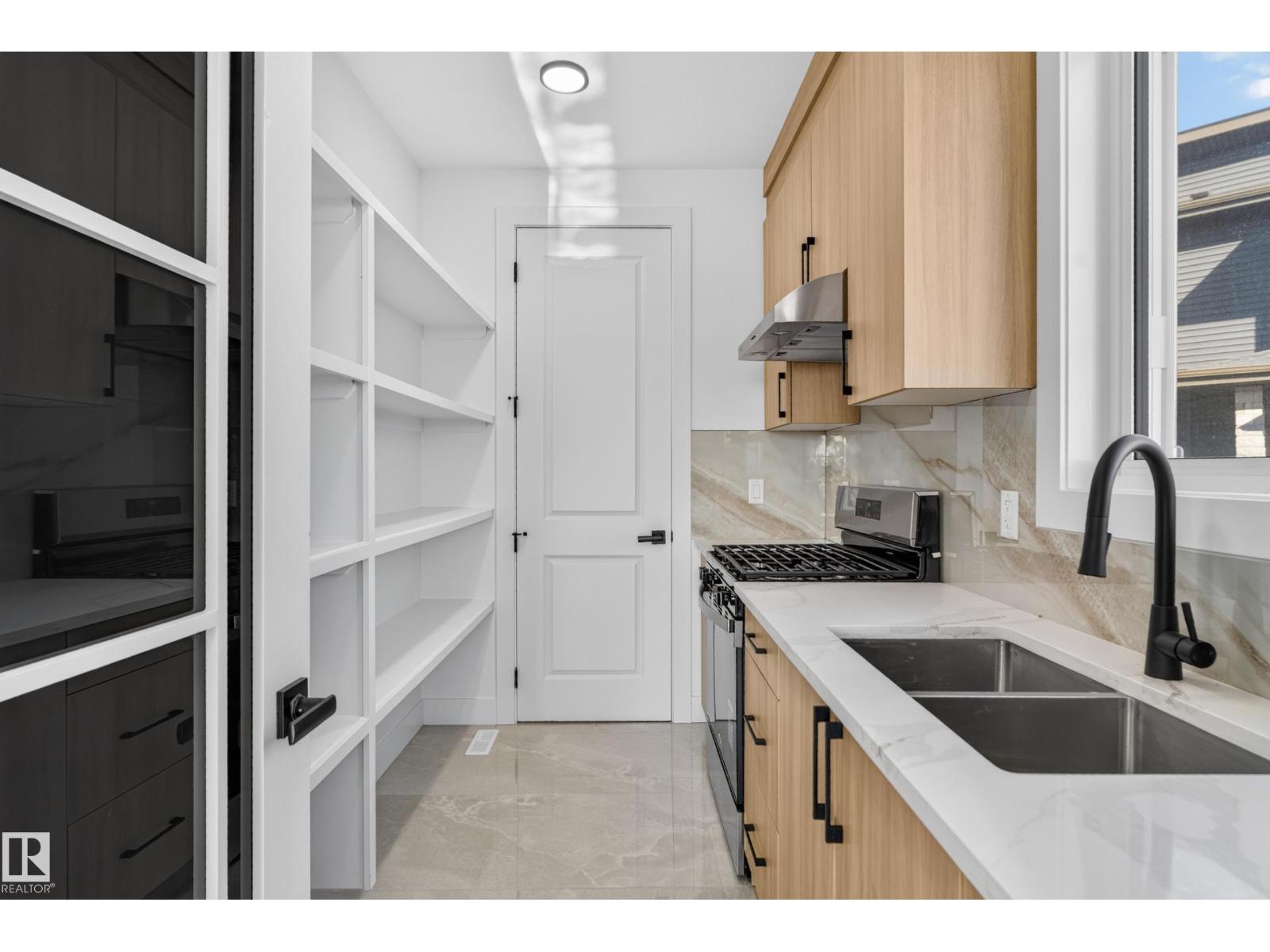 6320 24 ST NE - 21