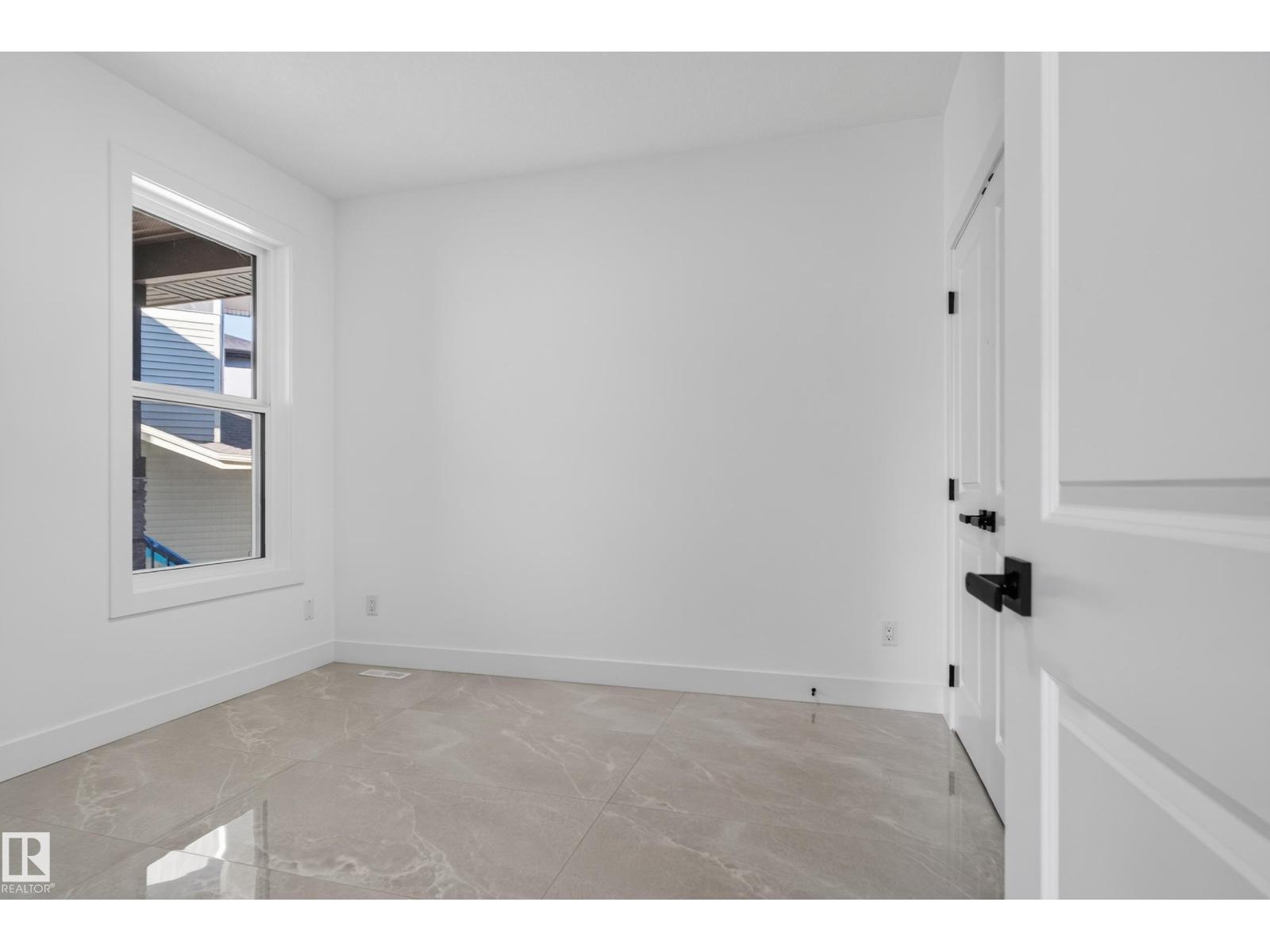 6320 24 ST NE - 27