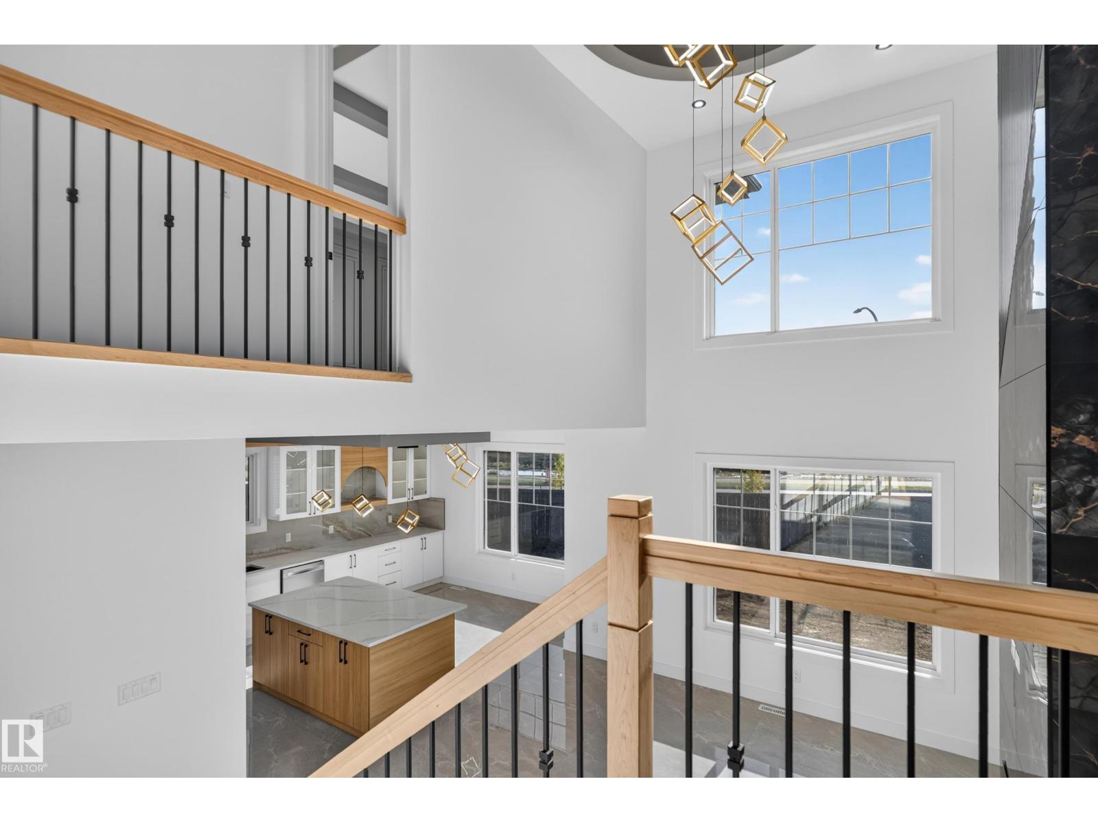 6320 24 ST NE - 32