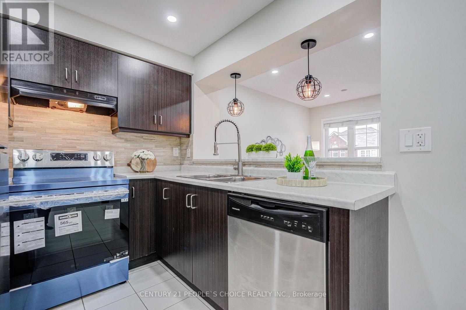 22 QUILLBERRY CLOSE - 24