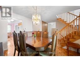 875 Messenger Meadow Drive, Mississauga, ON L5C3T1 Photo 10