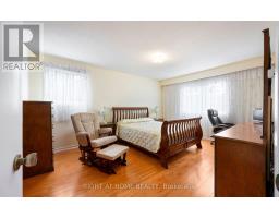 875 Messenger Meadow Drive, Mississauga, ON L5C3T1 Photo 20