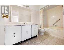 875 Messenger Meadow Drive, Mississauga, ON L5C3T1 Photo 28