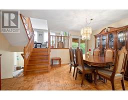 875 Messenger Meadow Drive, Mississauga, ON L5C3T1 Photo 8