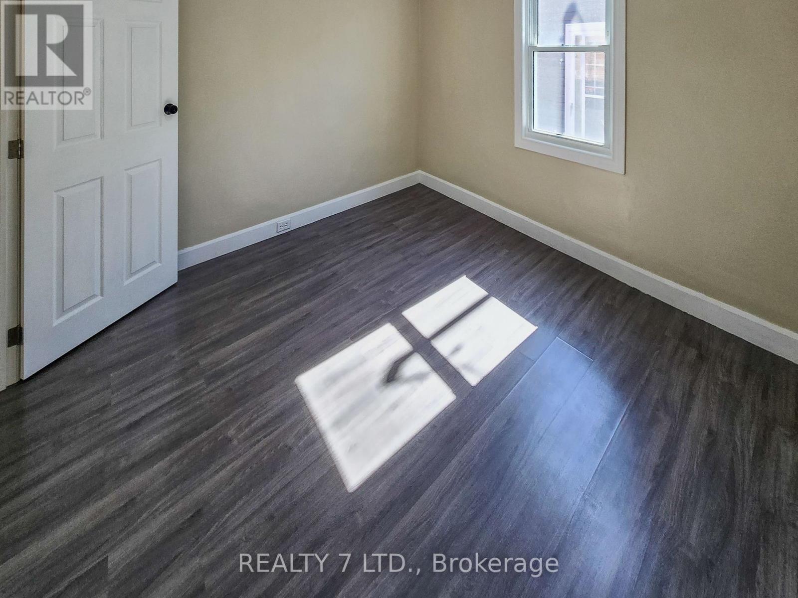 1083 CAMPBELL AVENUE - 23