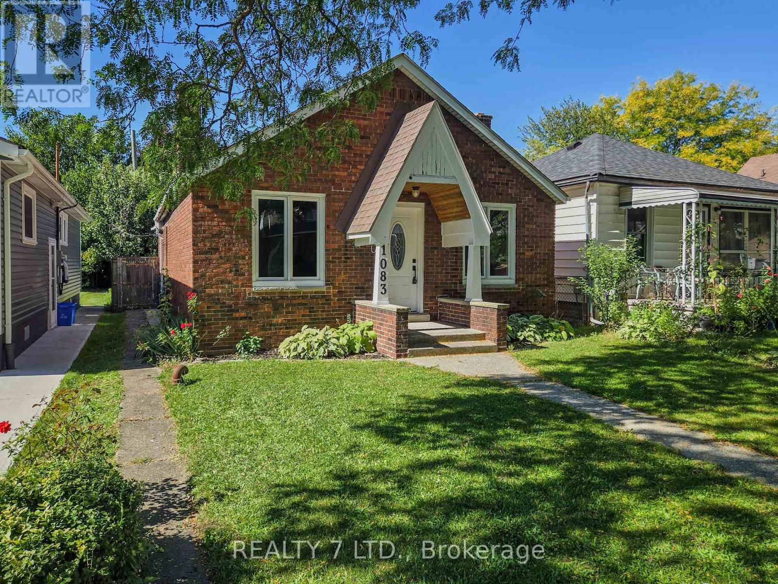 1083 CAMPBELL AVENUE - 3