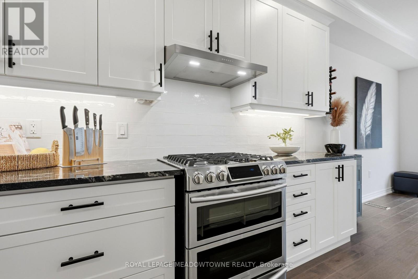 113 TAYLOR AVENUE - Image 17