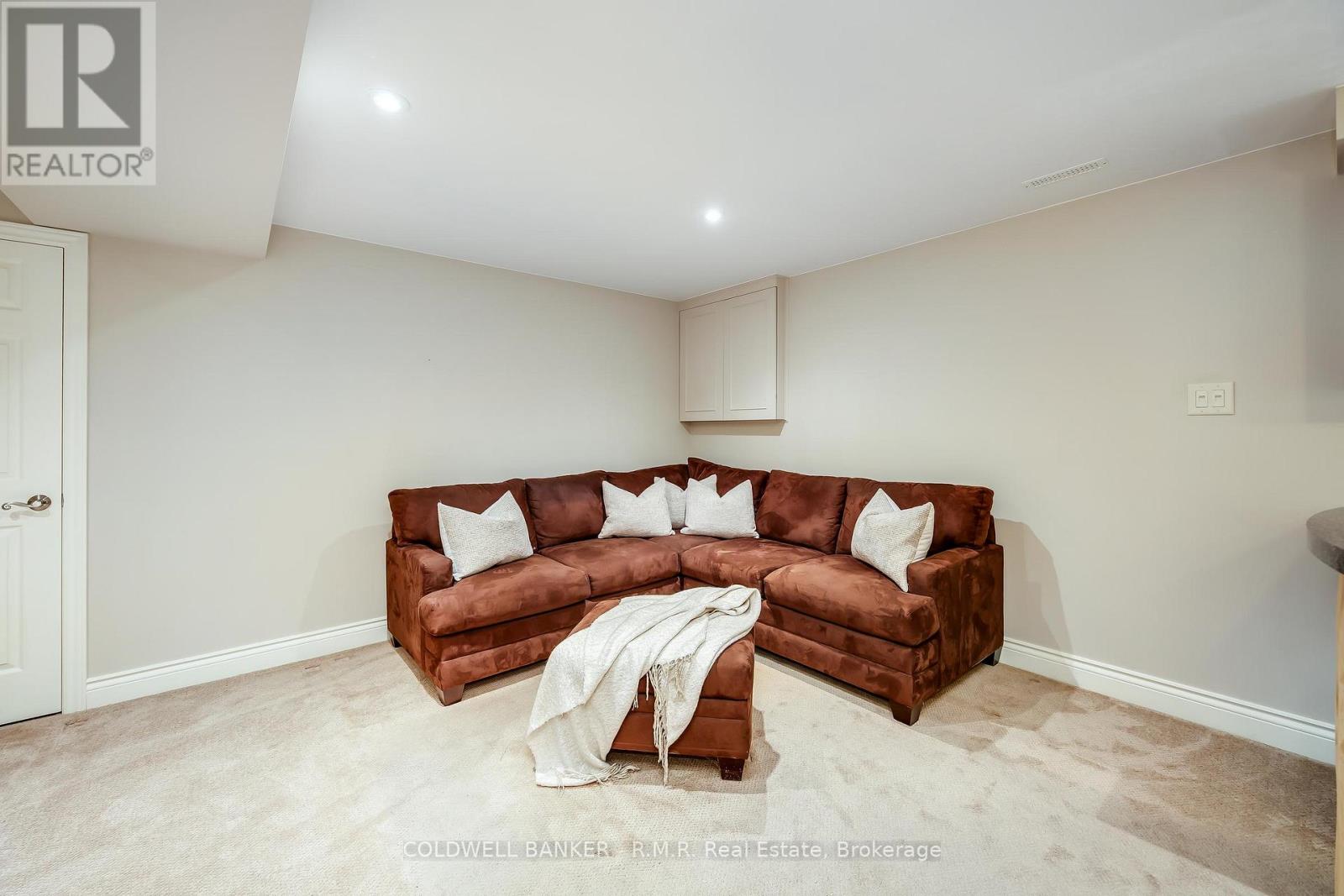 1090 THIMBLEBERRY CIRCLE - Image 37
