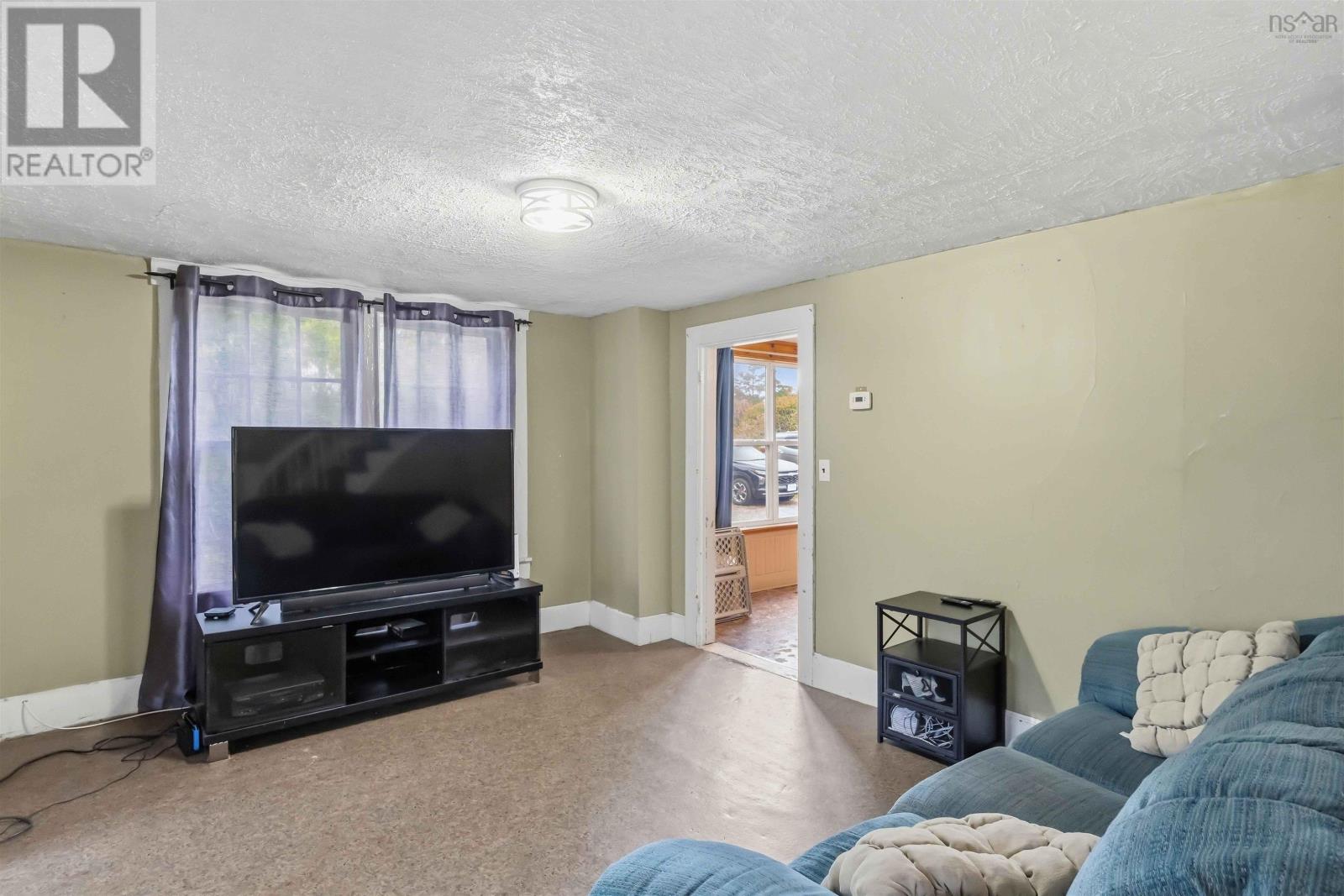 6351 Highway 101 - Image 14