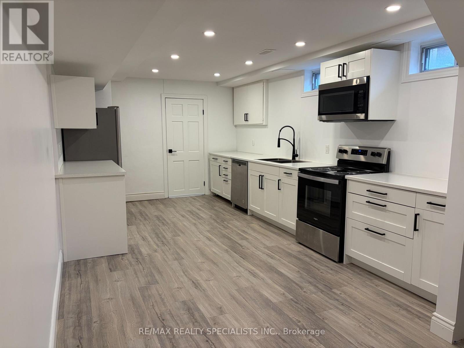 70 DUNCAIRN AVENUE - 41