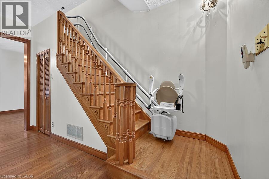 182 EMERALD Street N - Image 20