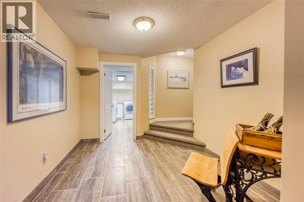 1971 WINSLOW CRESCENT - 39