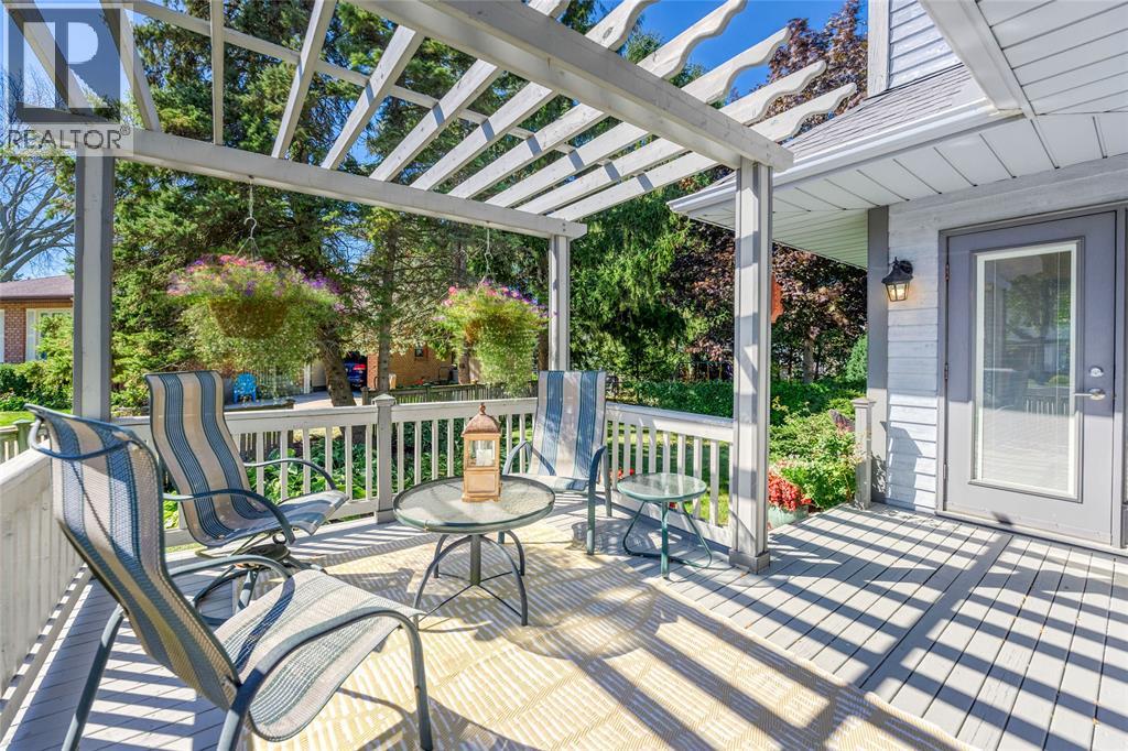 1971 WINSLOW CRESCENT - 9