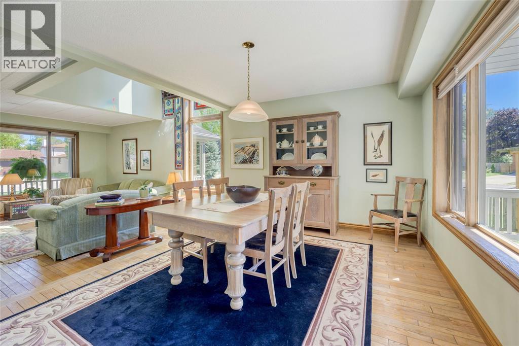 1971 WINSLOW CRESCENT - 19