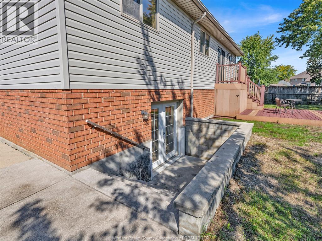 4274 DENNISON COURT - 5