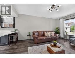Living room - 184 London Street N, Hamilton, ON L8H4C2 Photo 8