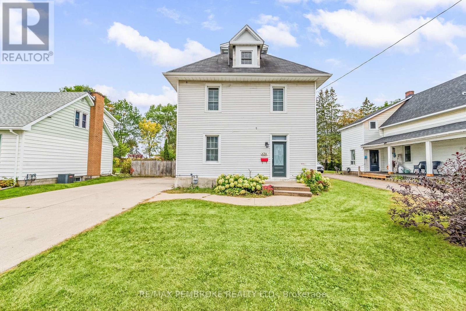626 HAMILTON STREET W - 1
