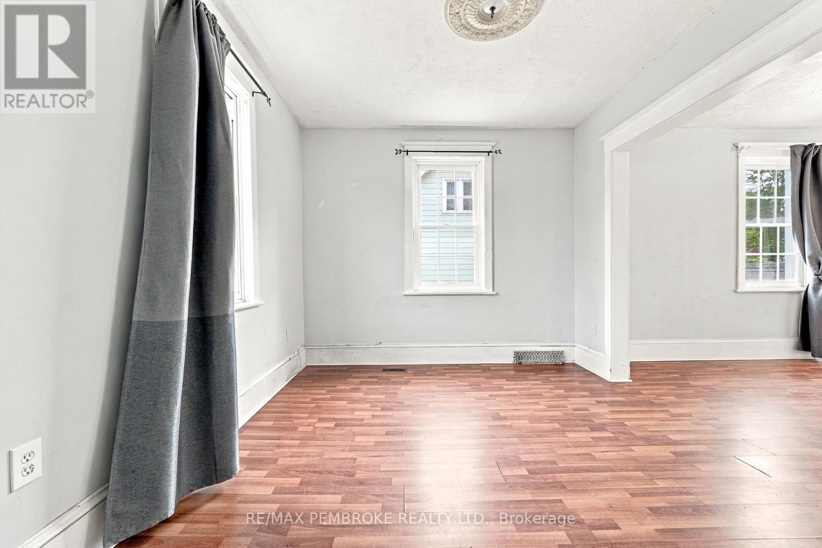 626 HAMILTON STREET W - 12