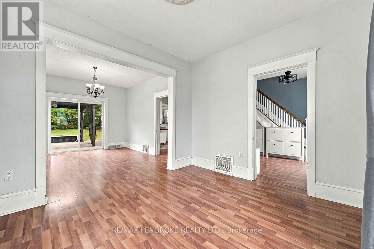626 HAMILTON STREET W - 16