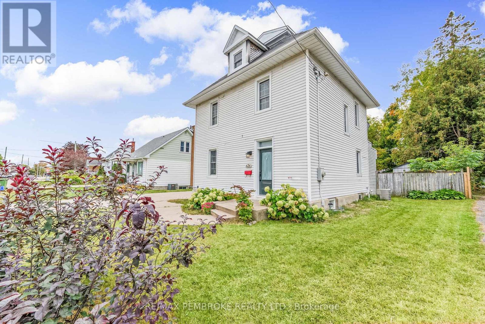 626 HAMILTON STREET W, Laurentian Valley — photo 2