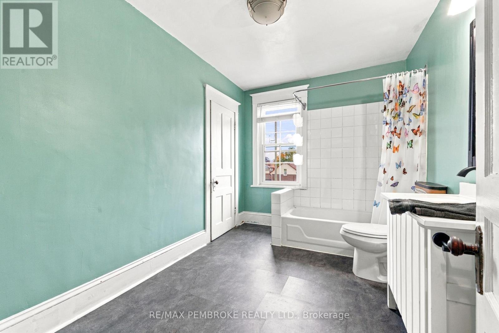 626 HAMILTON STREET W - Image 26