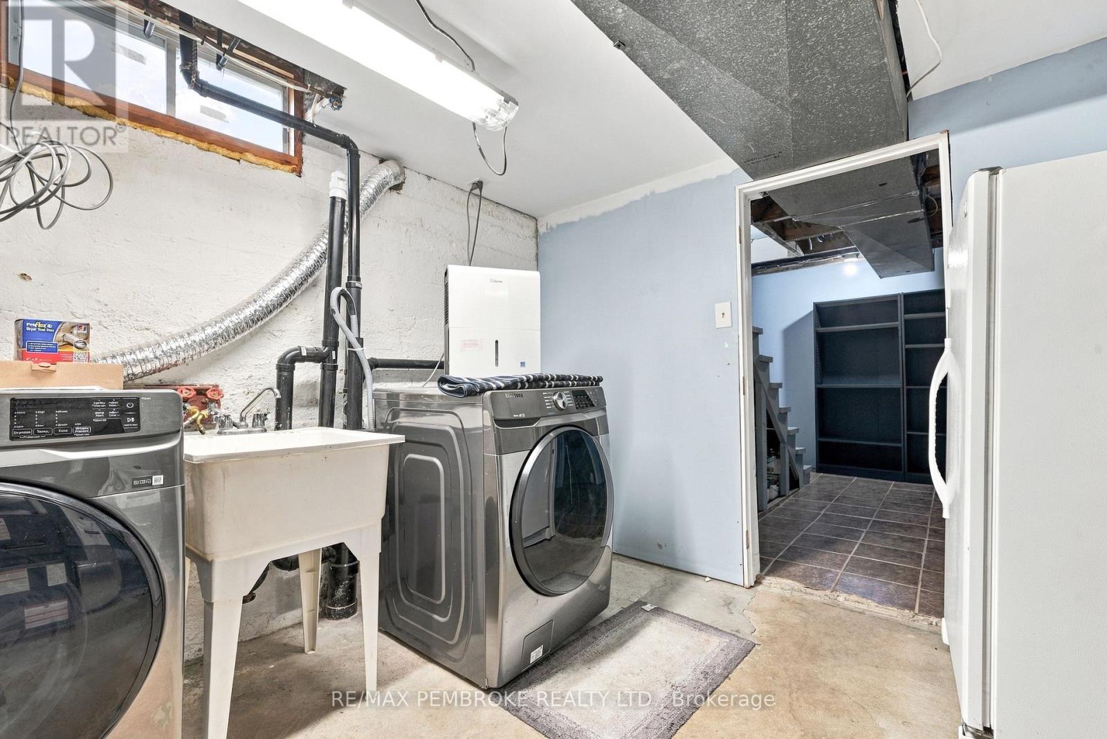 626 HAMILTON STREET W - Image 34