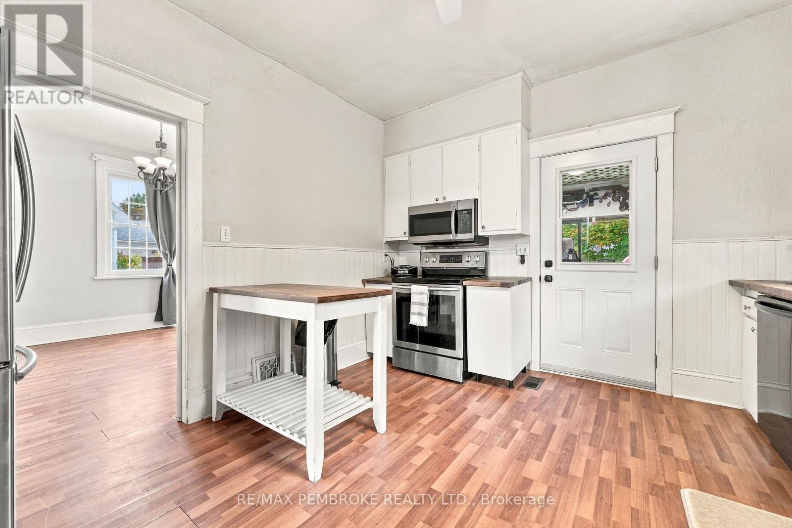 626 HAMILTON STREET W - 7