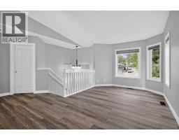 3pc Bathroom - 940 Coventry Drive Ne, Calgary, AB T3K4J6 Photo 14