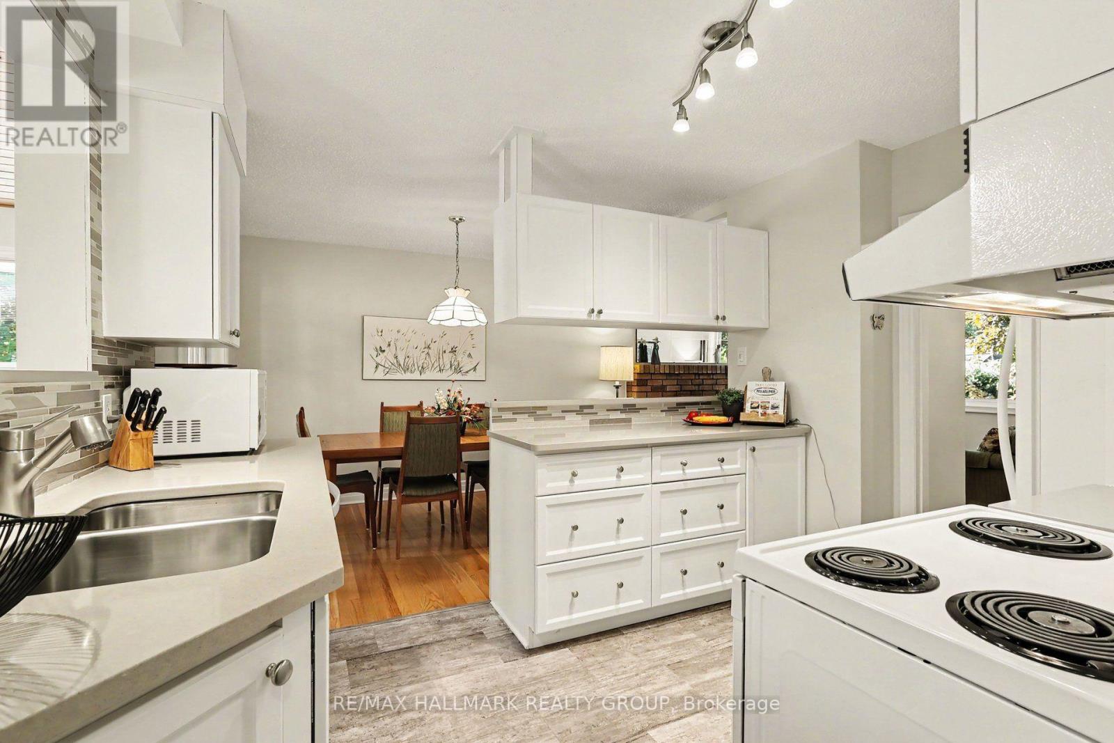 183 MARTIN AVENUE - 12