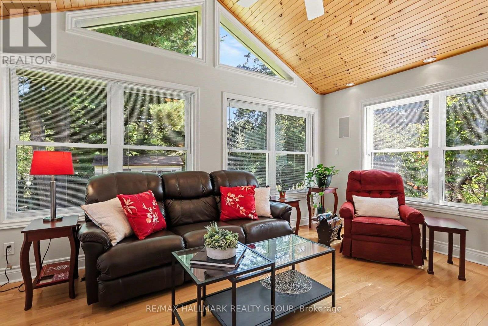 183 MARTIN AVENUE - 15