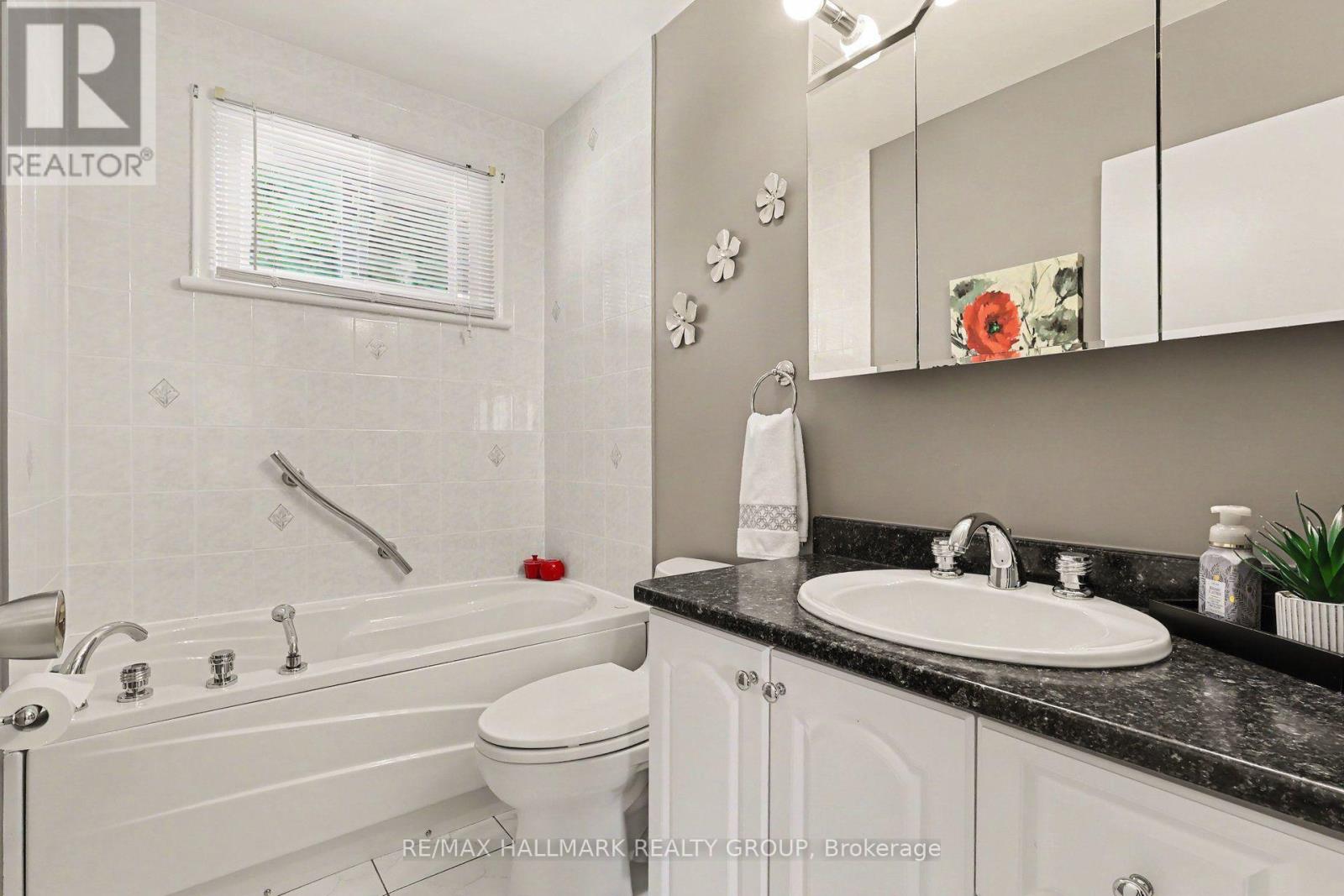 183 MARTIN AVENUE - Image 21