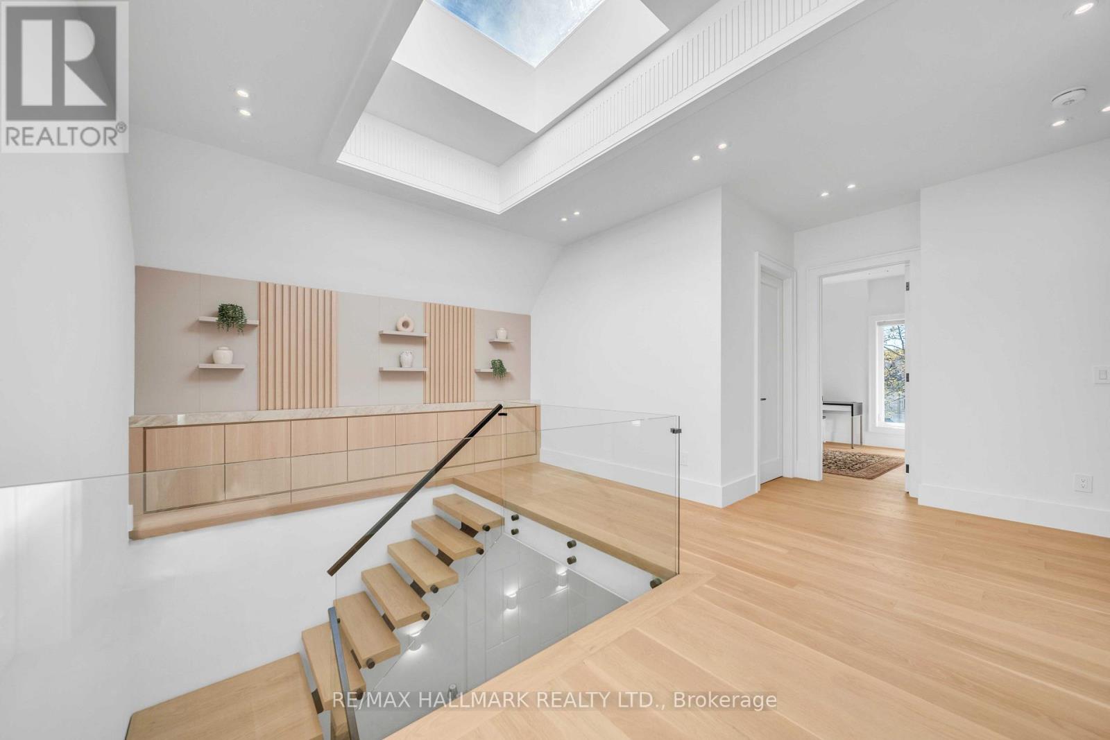 27 COLLINSON BOULEVARD - 14