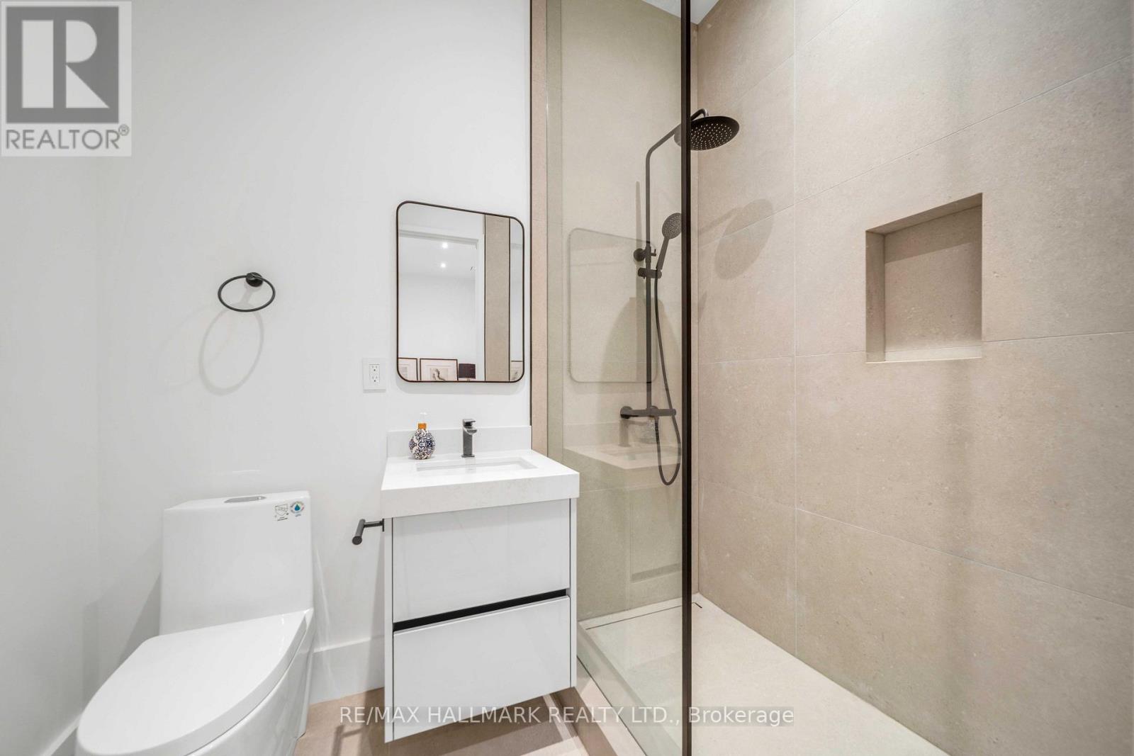 27 COLLINSON BOULEVARD - 34