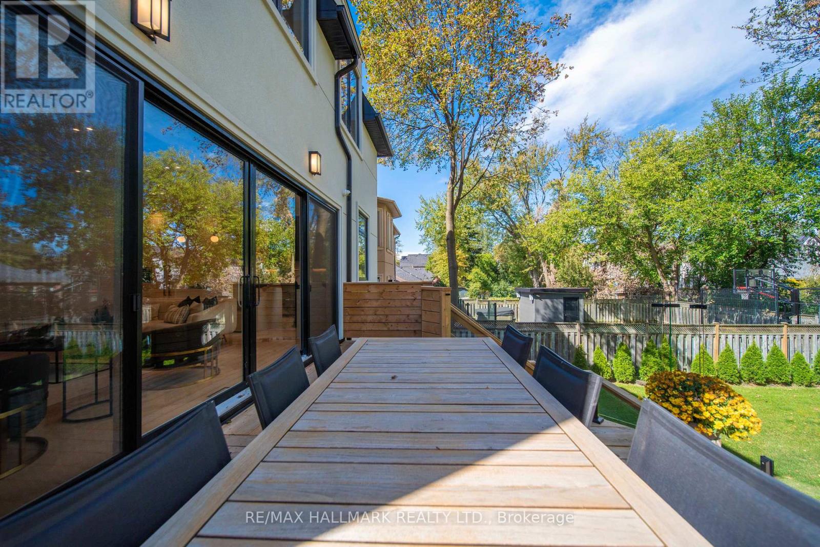 27 COLLINSON BOULEVARD - 37