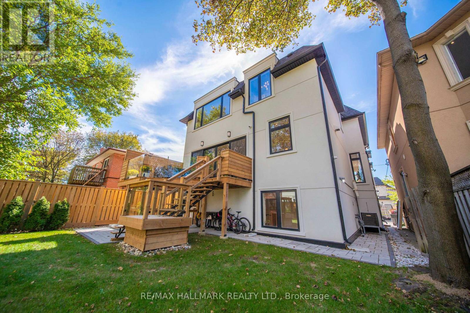27 COLLINSON BOULEVARD - 40
