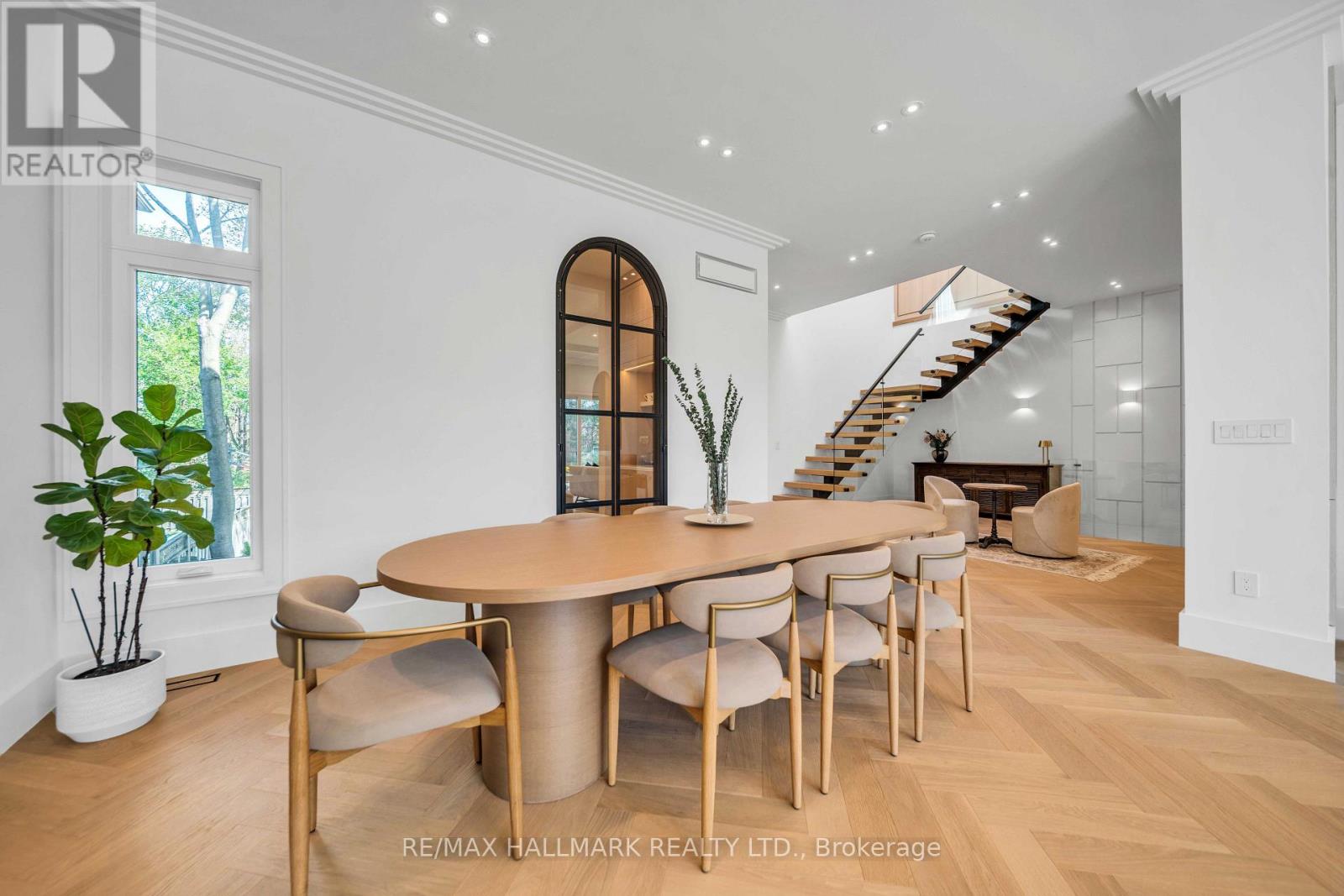 27 COLLINSON BOULEVARD - 7