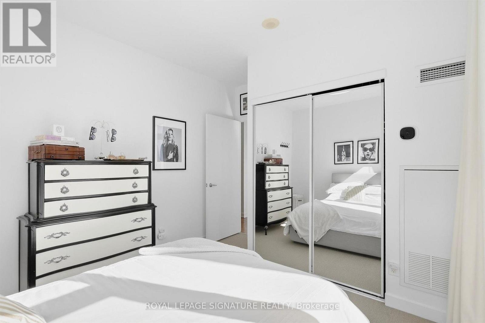 #1611 1 MARKET STREET - 32