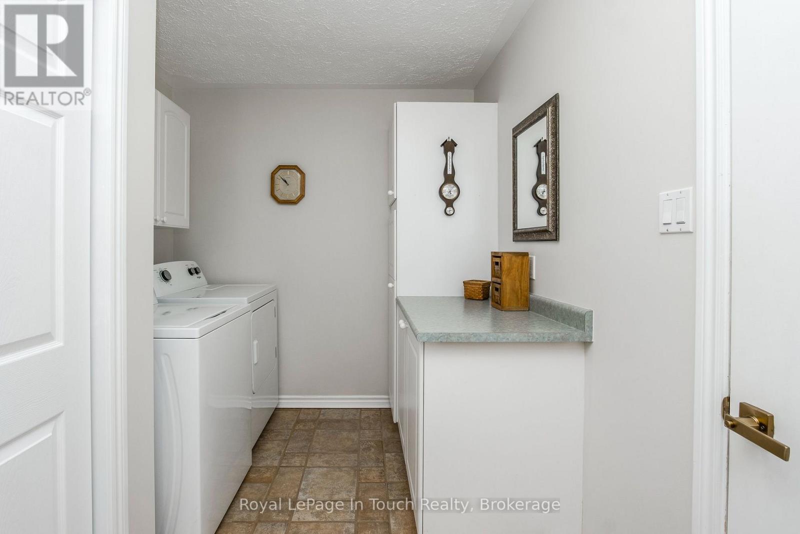 #18 90 BURKE STREET - 11