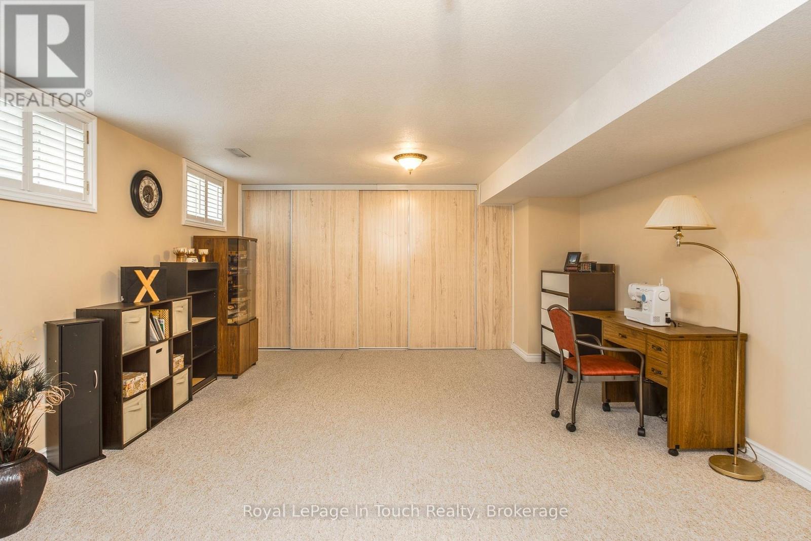 #18 90 BURKE STREET - 14