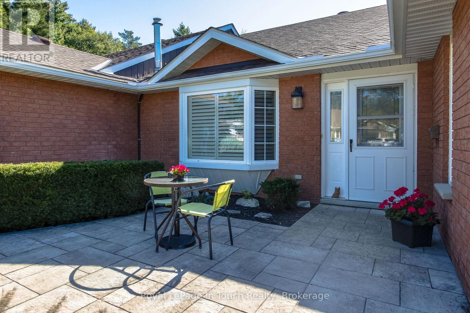 18-90 Burke Street, Penetanguishene photo 2