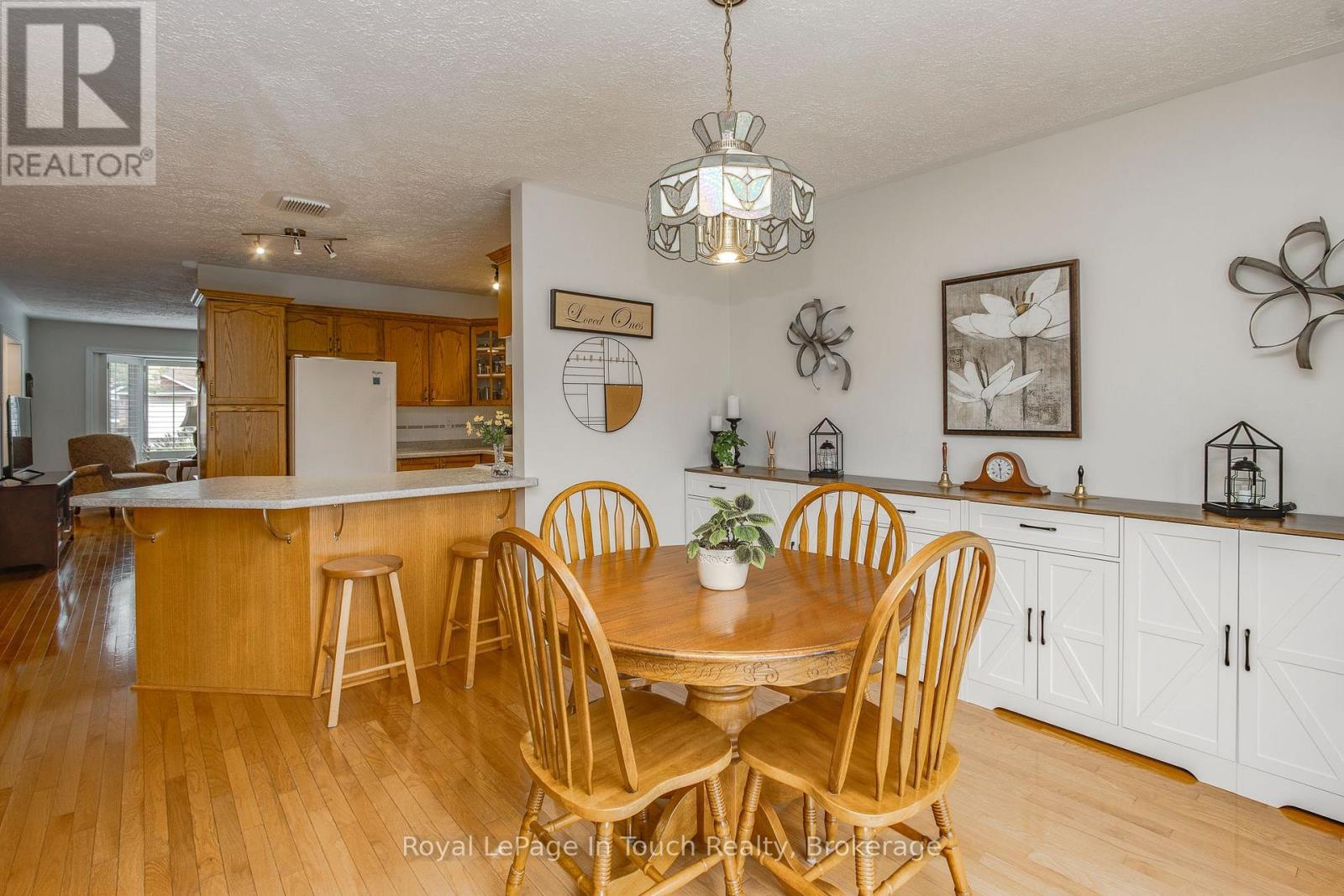 #18 90 BURKE STREET - 7