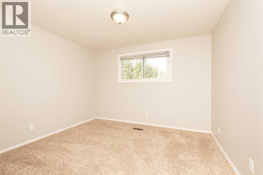 205 Columbia Boulevard W - 15