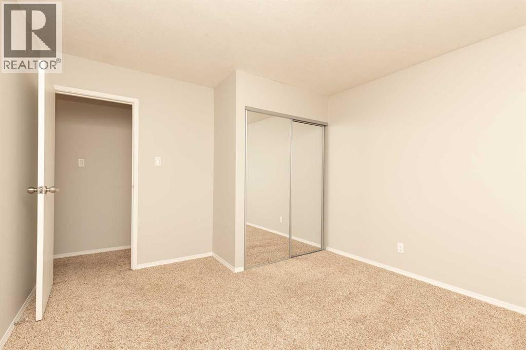205 Columbia Boulevard W - 16