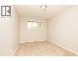 205 Columbia Boulevard W, Lethbridge, AB T1K3Z5 Photo 12