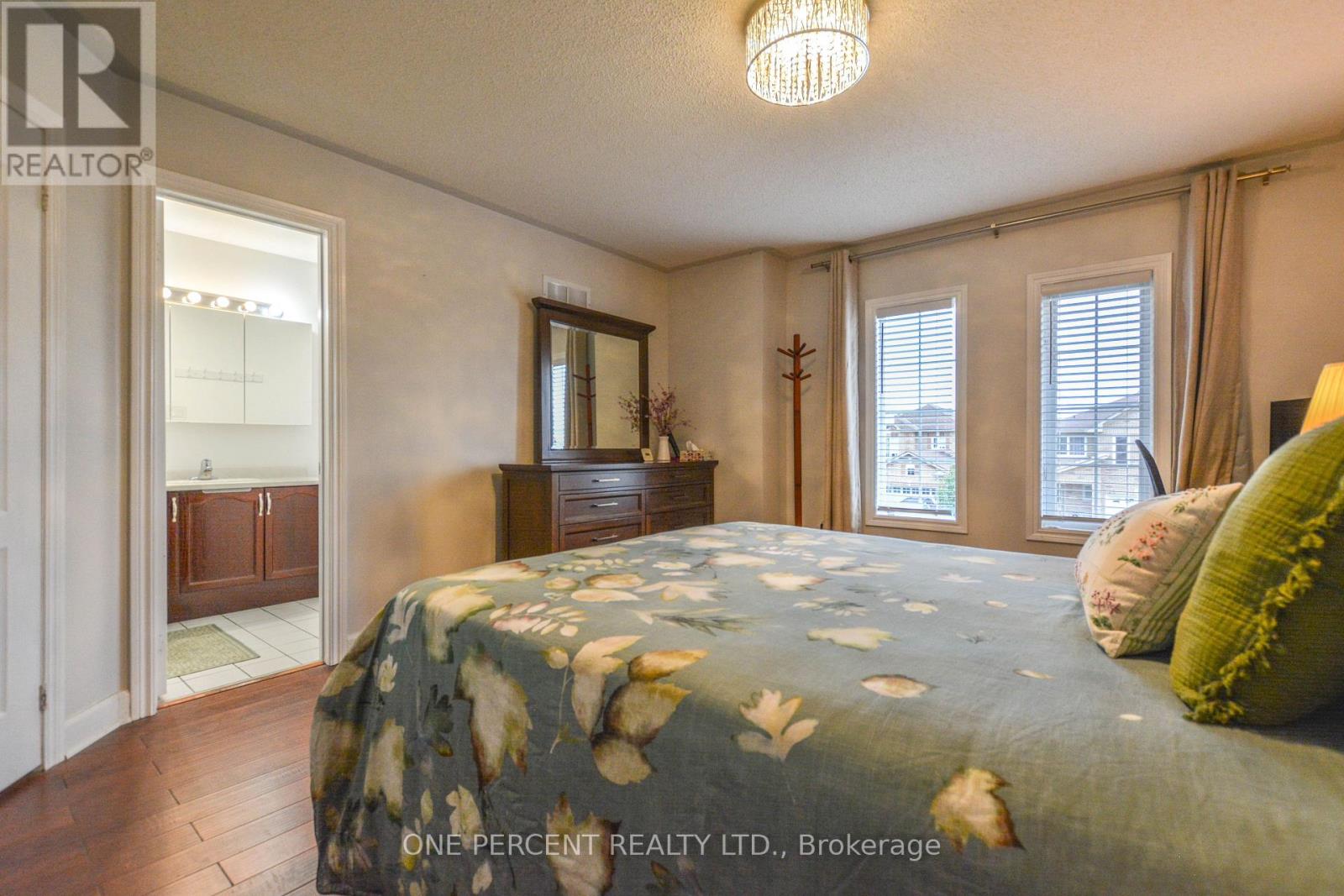 90 Breeze Drive, Bradford West Gwillimbury photo 23